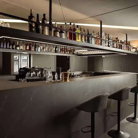 Thirty Three Boutique -adults Only By K San Ġiljan